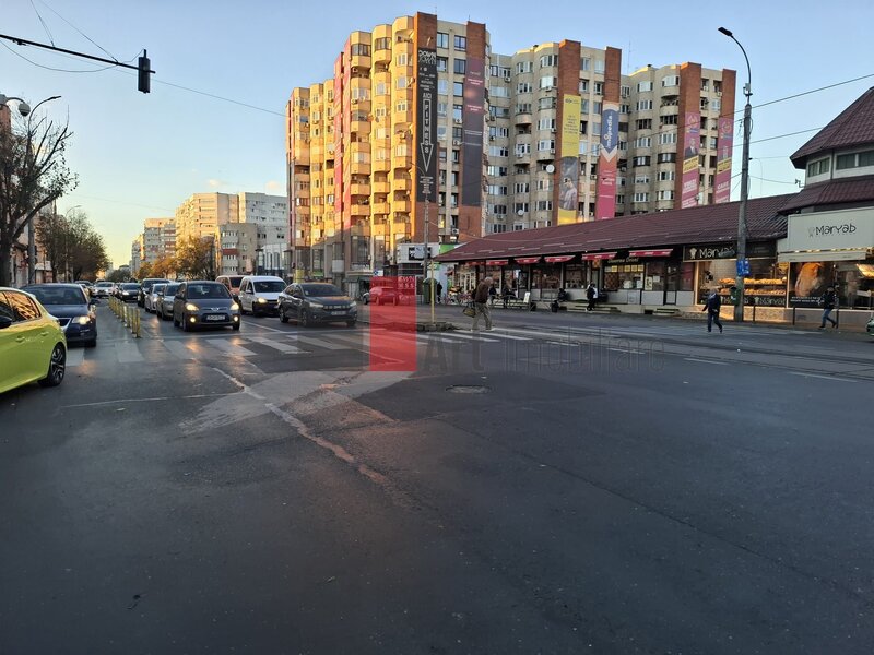Piata 1 Mai, urgent, vizibilitate, trafic pietonal si auto, negociabil