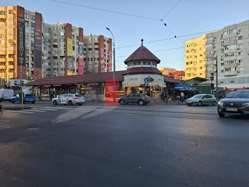 Piata 1 Mai, urgent, vizibilitate, trafic pietonal si auto, negociabil